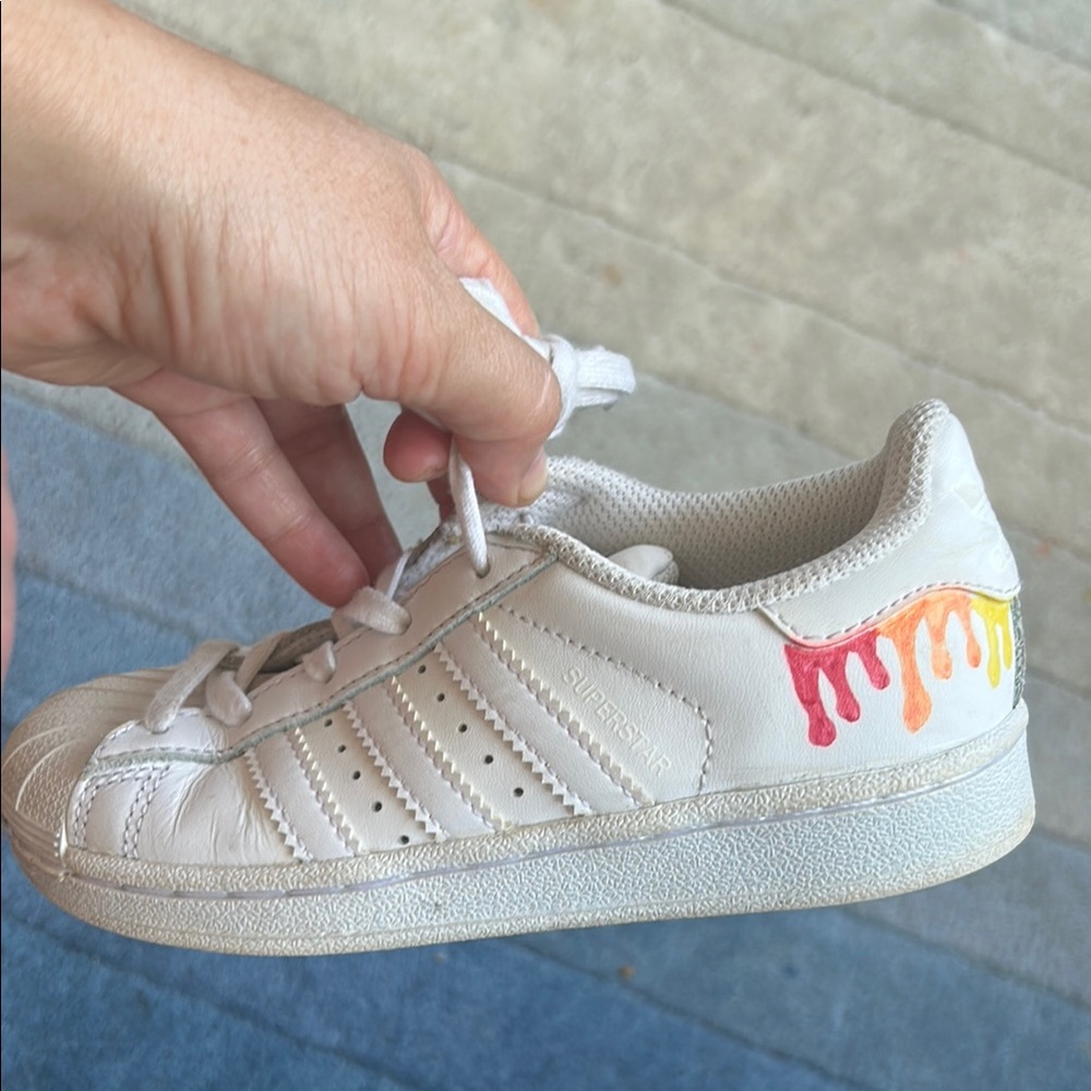 adidas Kids White Sneakers with Colorful Side Detail - Picture 5 of 9